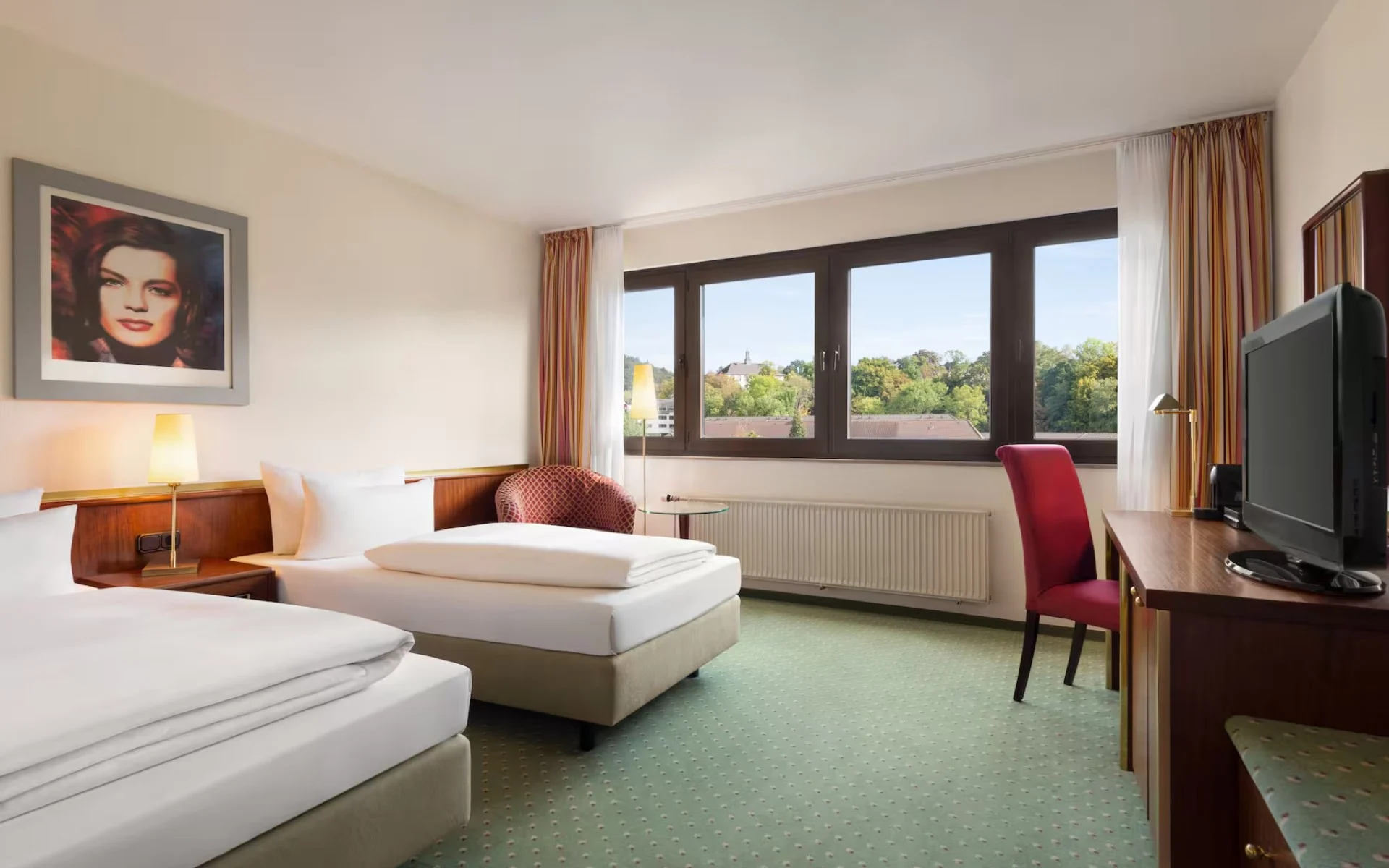 57361 guest room 9